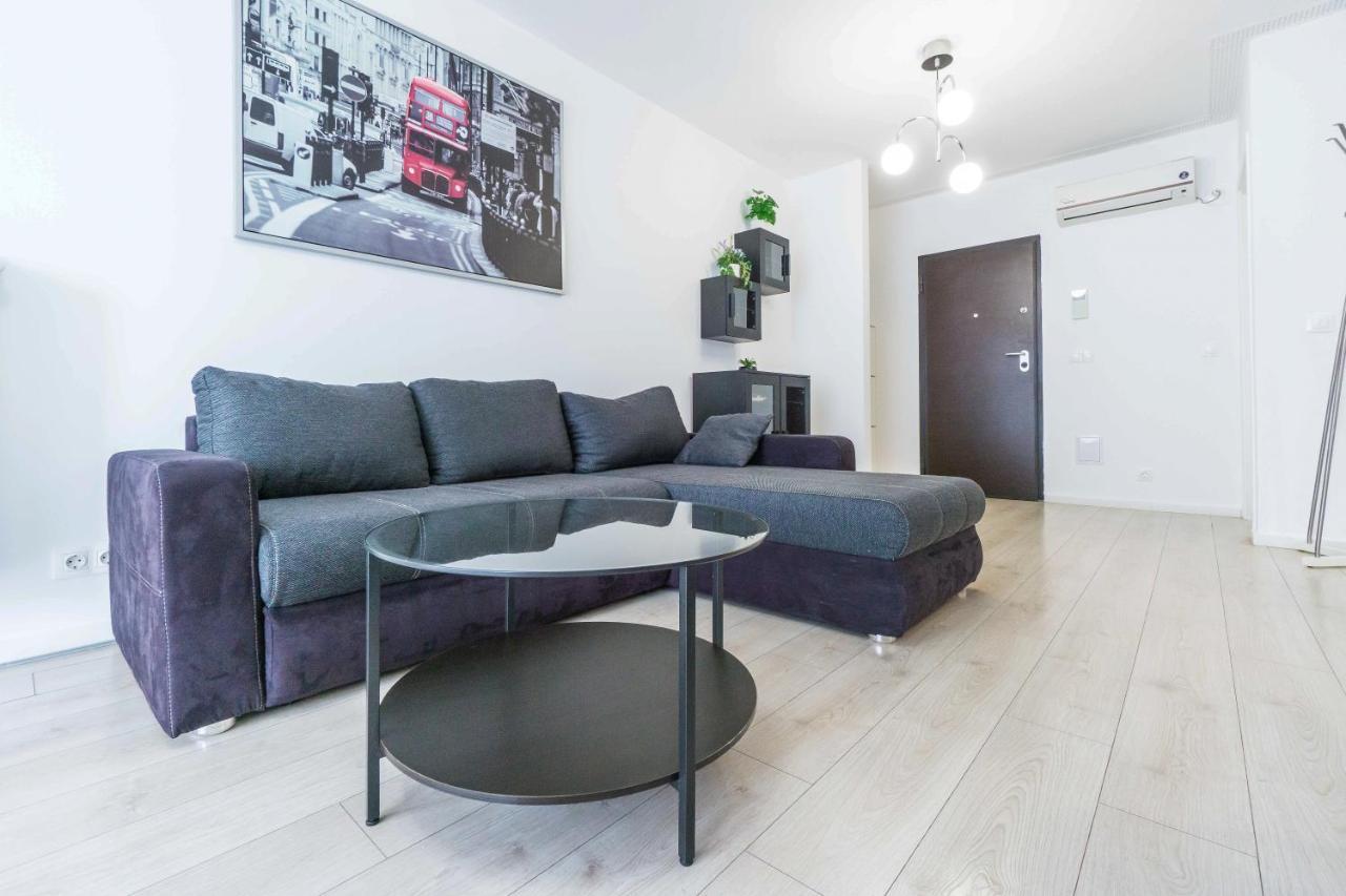 Purple Luxury Aviatiei Apartment Bukares Bagian luar foto